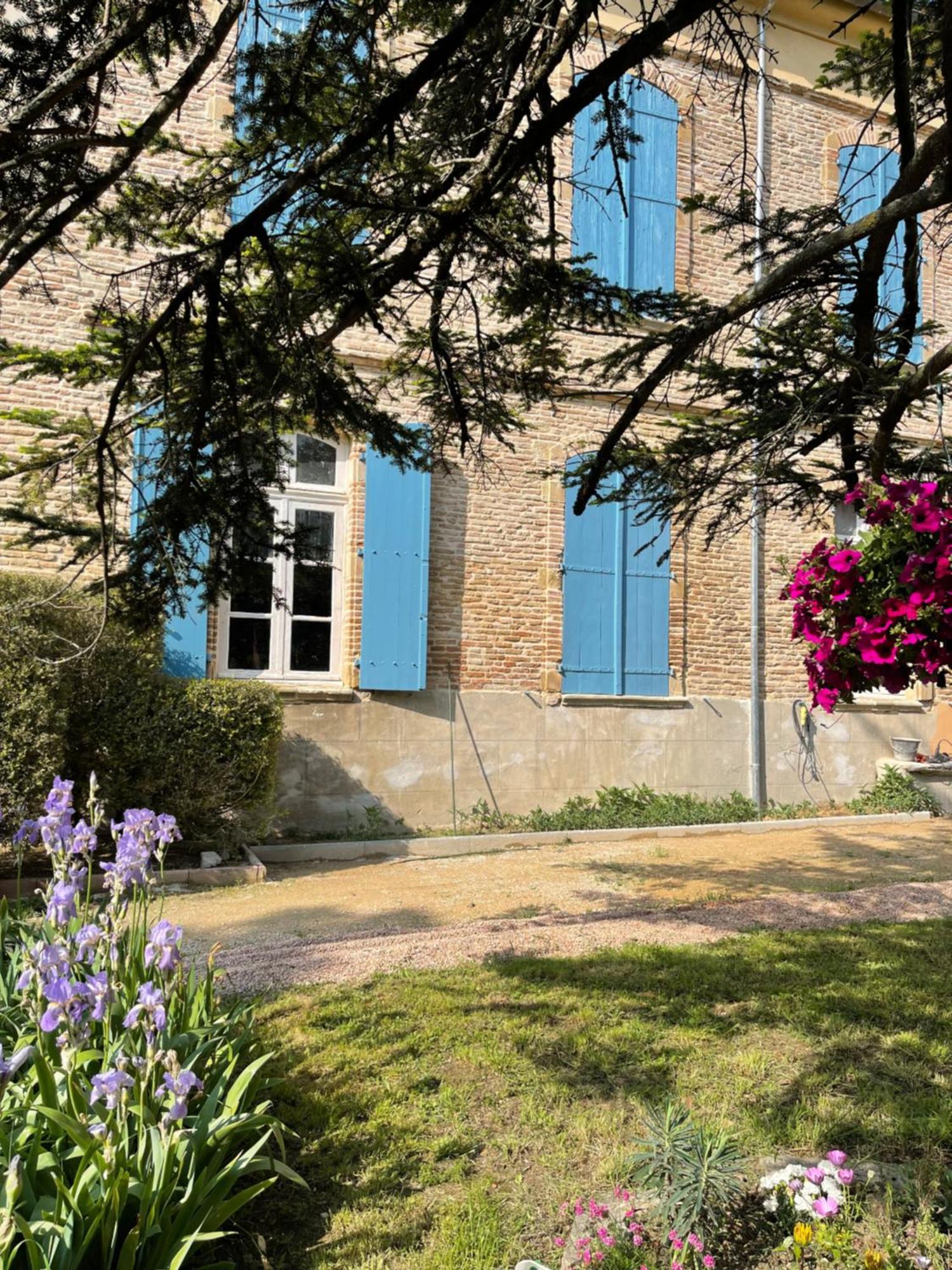 Chateau De Vallegue Exterior photo