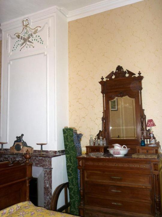 Chateau De Vallegue Room photo